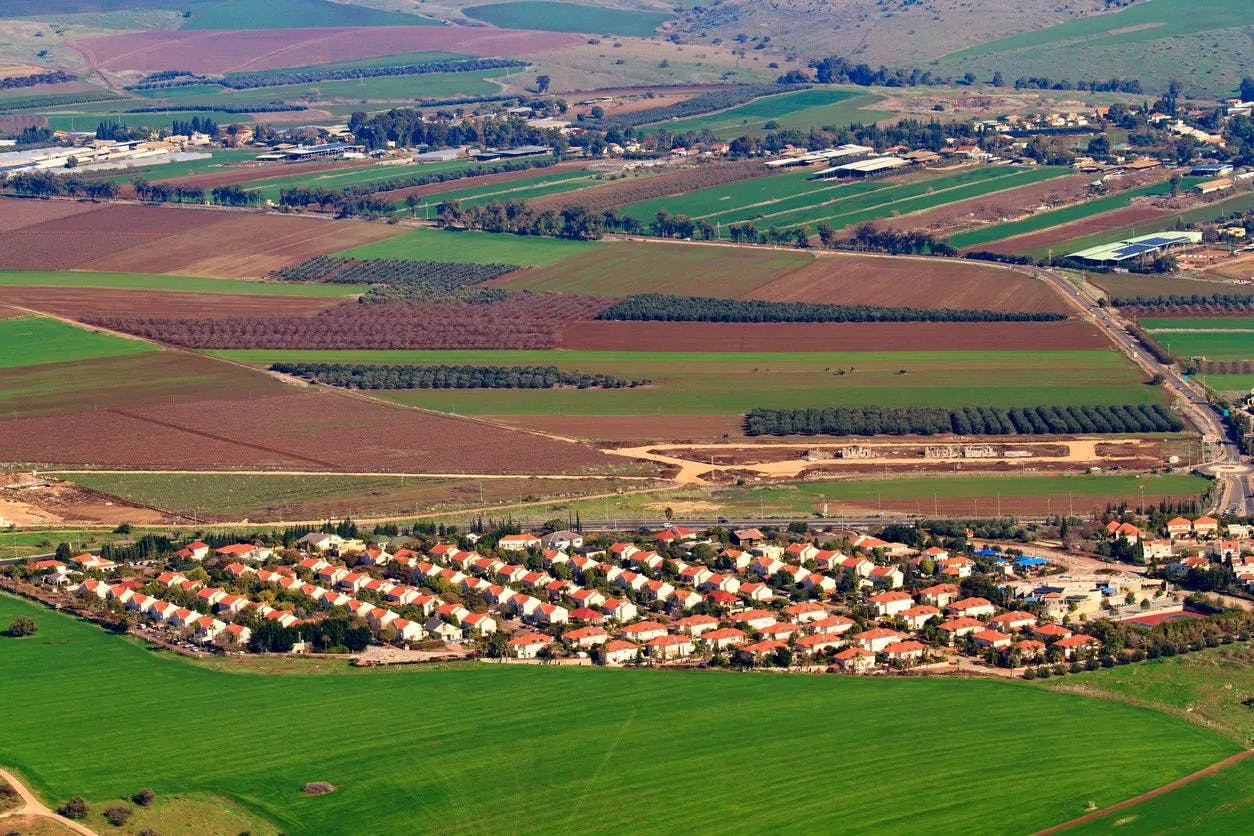 How Israeli citizens are protecting themselves after government fails to defend border 